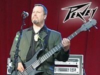 再結成したFaith No MoreのツアーでPEAVEY Tour700が大活躍

