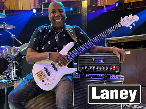 Nathan EastがLaney Familyに仲間入り！