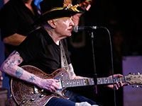 「100万ドルのギタリスト」ジョニー・ウィンターさん逝去