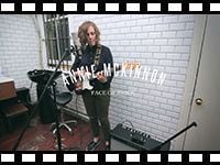 Annie McKinnon「Face Of Brick」をRODEのマイクで収録
