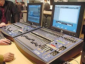 SOUNDCRAFTのデジタルミキサー